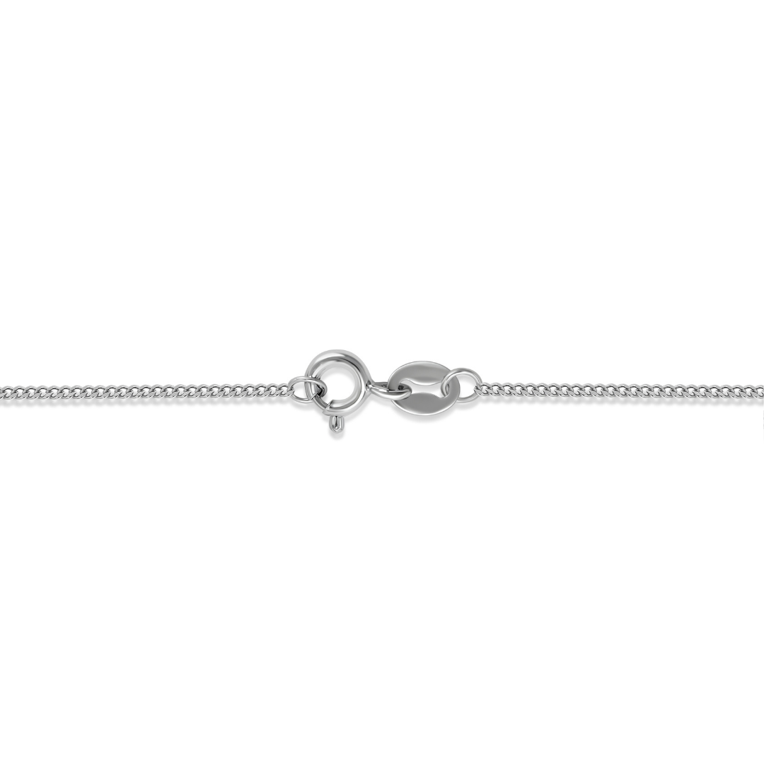 Close-up of Lumis Curb Chain Necklace clasp in 925 sterling silver — fine polished curb links with secure spring-ring clasp, part of the Abundance Collection by Ploutos Jewellery. Designed for minimalist elegance and lasting shine.