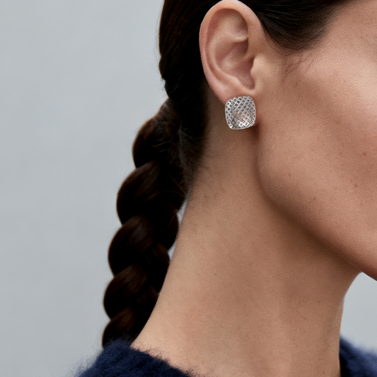 Nova Mesh Studs