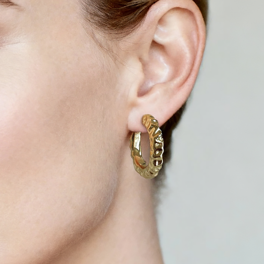 Sculpted Glow Hoop Earrings