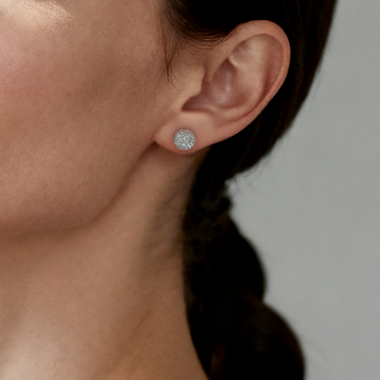 Stellar Dust Studs