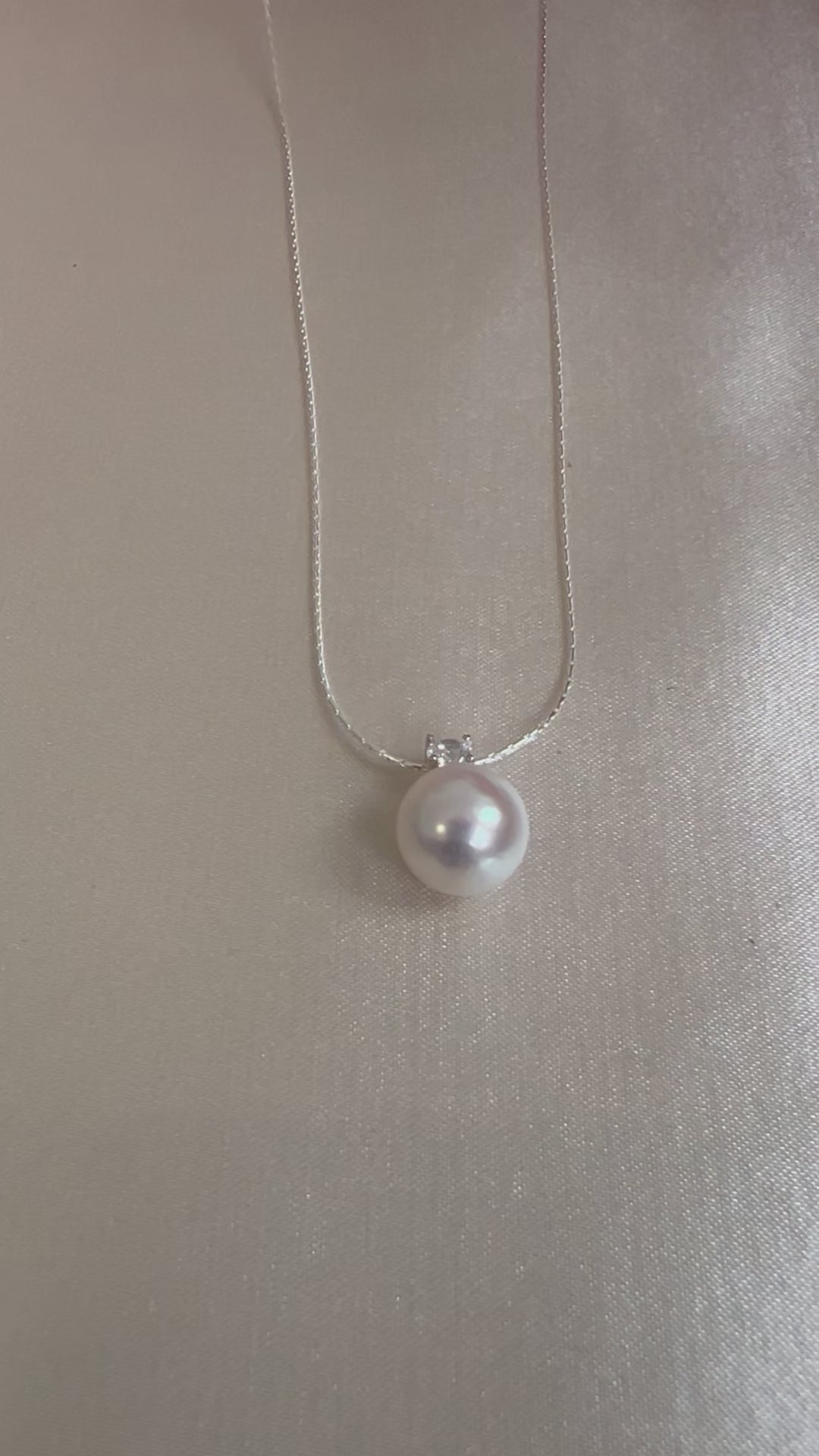 Diana Glow Pearl Necklace