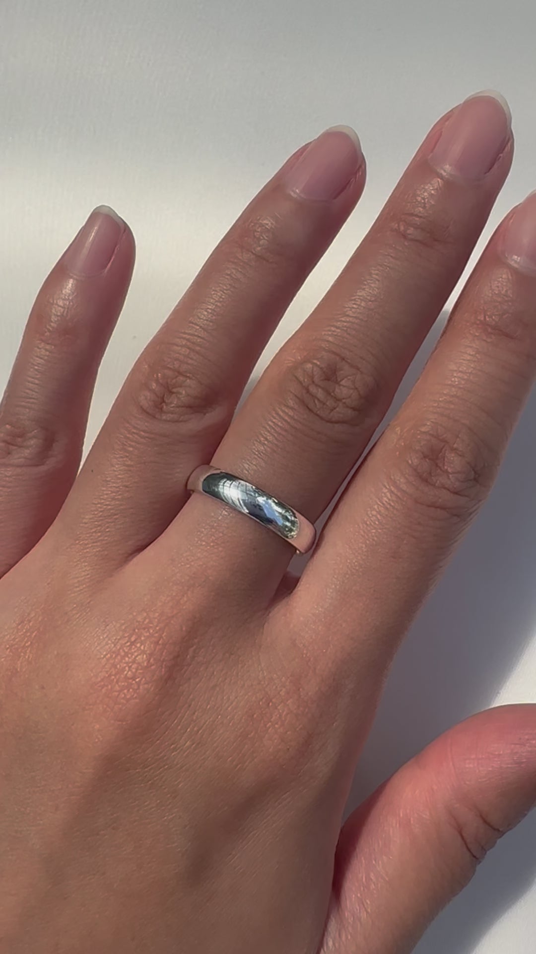 Eterna Shine Silver Ring (4mm, Unisex)